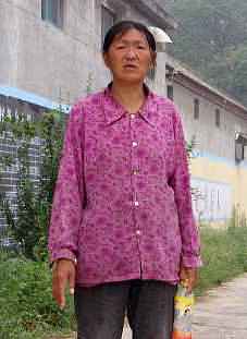 失踪人姓名:我村有个走失的老人 性别:女 年龄:50多岁 籍贯:不详细